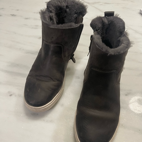 Olukai Pehuea Hulu Sherpa lined bootie - Picture 2 of 7